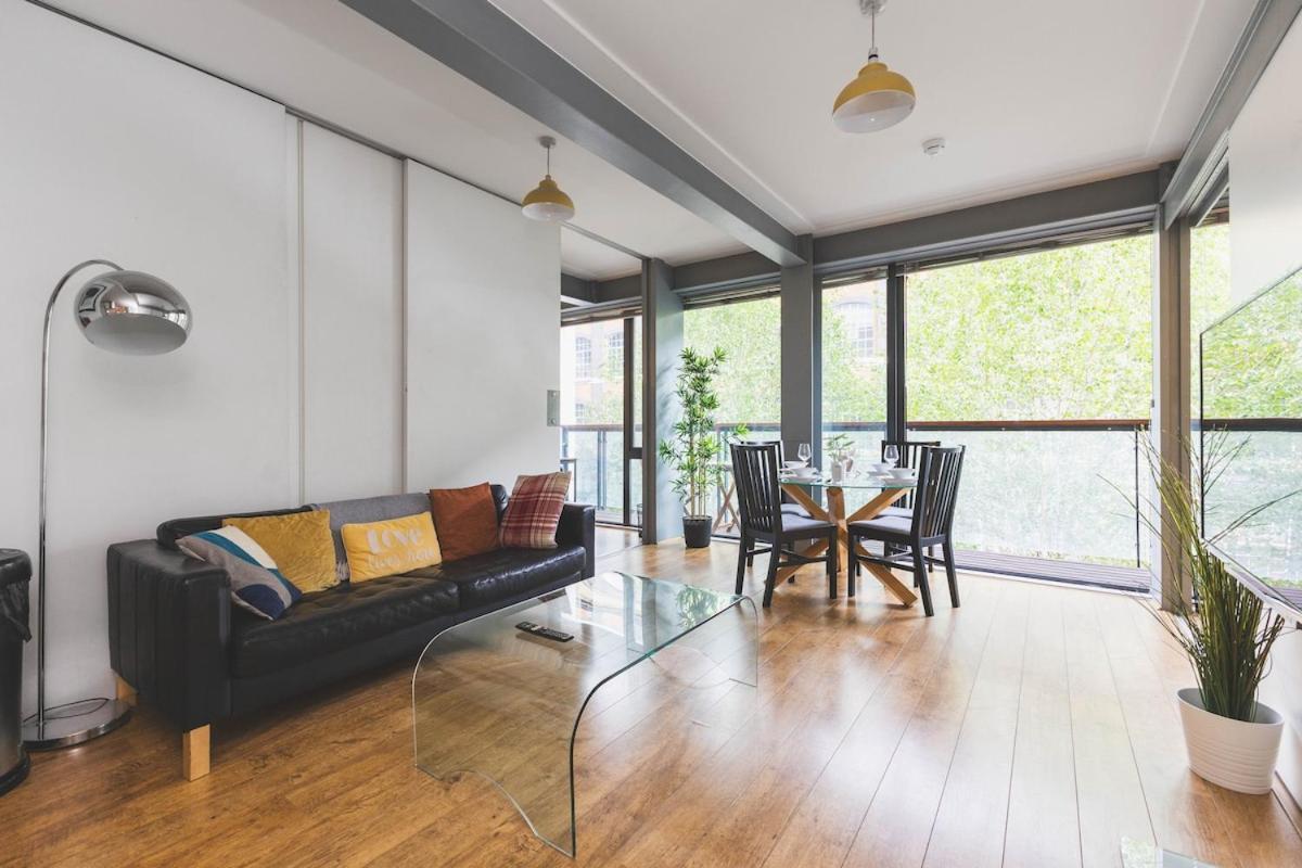 2bed Stratford With Easy Access To London, O2, Excel, Parking Nearby Apartment *