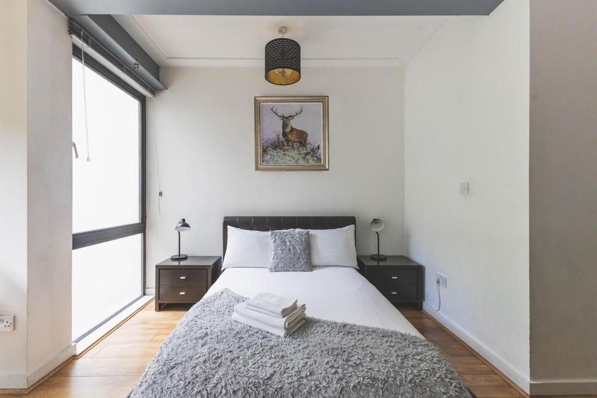 2bed Stratford With Easy Access To London, O2, Excel, Parking Nearby Apartment