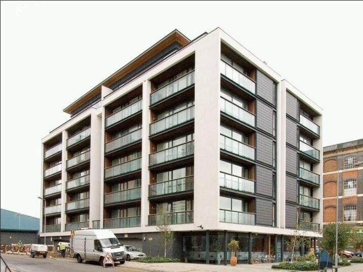 2bed Stratford With Easy Access To London, O2, Excel, Parking Nearby * London